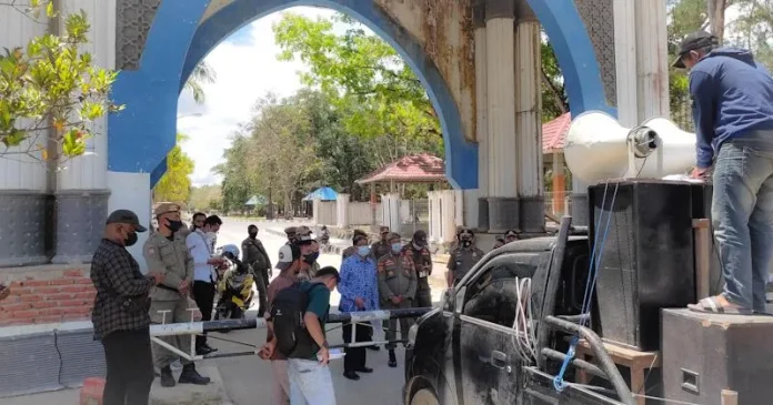 Mahasiswa Tuntut Gubernur Sultra Copot Kadis SDA dan Bina Marga