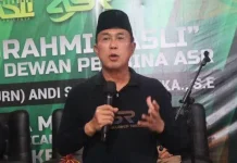 ASR Respon Keluhan Warga Kendari Barat tentang Air Bersih ASR Respon Keluhan Warga Kendari Barat tentang Air Bersih