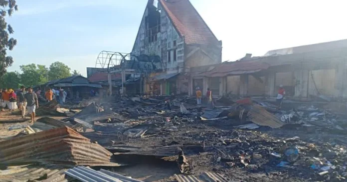 85 Bangunan di Pasar Wakuru Hangus Terbakar, Kerugian Ditaksir Rp5 Miliar