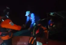 Basarnas Kendari Selamatkan 3 Nelayan Bungkutoko di Perairan Saponda Basarnas Kendari Selamatkan 3 Nelayan Bungkutoko di Perairan Saponda