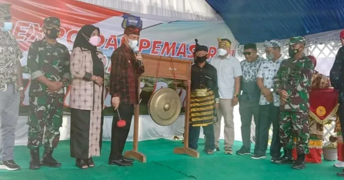 Pemkab Wakatobi Resmi Launching Program One Island One School Pemkab Wakatobi Resmi Launching Program One Island One School