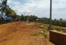 Jalan Kabupaten di Mandiodo Konut Rusak Akibat Kendaraan Tambang Jalan Kabupaten di Mandiodo Konut Rusak Akibat Kendaraan Tambang