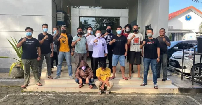 Tim Gabungan Ungkap Pengiriman Narkotika dari Malaysia ke Kolaka Tim Gabungan Ungkap Pengiriman Narkotika dari Malaysia ke Kolaka