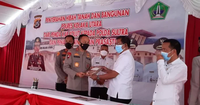Kapolda Sultra Terima Hibah Lahan dan Bangunan dari Pemda Kolut