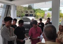 Kantor Dinas PU Sultra Digeruduk, Mahasiswa Minta Proyek di Butur Dituntaskan Kantor Dinas PU Sultra Digeruduk, Mahasiswa Minta Proyek di Butur Dituntaskan