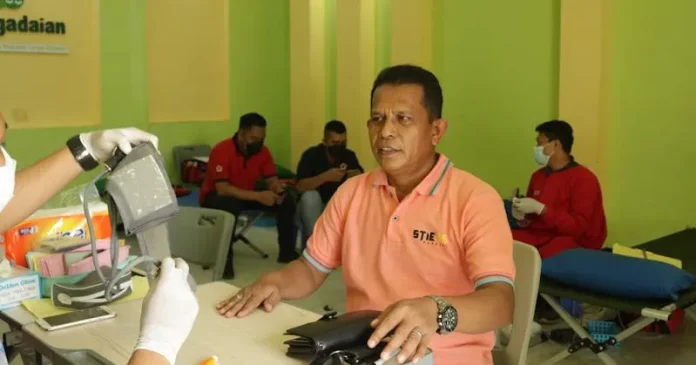 STIE 66 Kendari Gelar Donor Darah dengan Hadiah Smartphone