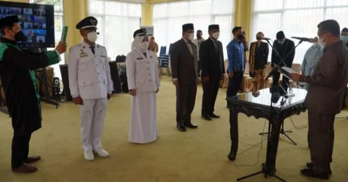 Wali Kota Kendari Lantik Direksi Perusda dan Pejabat Pemkot