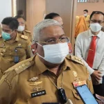 Ali Mazi Enggan Komentar Soal Ganti Rugi Lahan Golf Rp4,2 Miliar Ali Mazi Enggan Komentar Soal Ganti Rugi Lahan Golf Rp4,2 Miliar