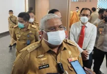 Ali Mazi Enggan Komentar Soal Ganti Rugi Lahan Golf Rp4,2 Miliar Ali Mazi Enggan Komentar Soal Ganti Rugi Lahan Golf Rp4,2 Miliar