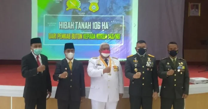 76 Tahun TNI, Pemkab Buton Hibahkan Tanah 106 Hektare kepada Korem 143/HO 76 Tahun TNI, Pemkab Buton Hibahkan Tanah 106 Hektare kepada Korem 143/HO