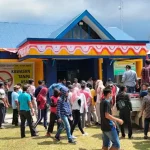 Warga Desa Kampubalano Mubar Ancam Tutup Akses Jalan ke Kantor Bupati Warga Desa Kampubalano Mubar Ancam Tutup Akses Jalan ke Kantor Bupati