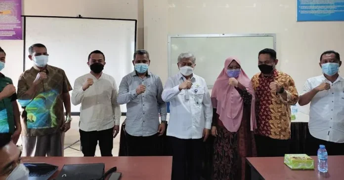 Teken MoU, UMW Kendari dan PT Tiran Group Siap Kembangkan SDM Teken MoU, UMW Kendari dan PT Tiran Group Siap Kembangkan SDM