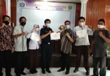 Pelajar SMAN 1 Kendari Raih Juara Satu Lomba Cerdas Cermat Pelajar SMAN 1 Kendari Raih Juara Satu Lomba Cerdas Cermat