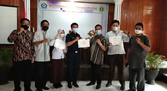 Pelajar SMAN 1 Kendari Raih Juara Satu Lomba Cerdas Cermat