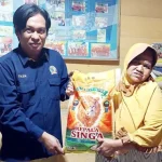 HUT ke-12, TKSK Sultra Bagi-bagi Sembako di 10 Kabupaten HUT ke-12, TKSK Sultra Bagi-bagi Sembako di 10 Kabupaten