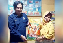 HUT ke-12, TKSK Sultra Bagi-bagi Sembako di 10 Kabupaten HUT ke-12, TKSK Sultra Bagi-bagi Sembako di 10 Kabupaten