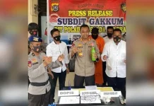 Nelayan Asal Butur Terancam 20 Tahun Penjara Usai Ditangkap Gunakan Bom Ikan Nelayan Asal Butur Terancam 20 Tahun Penjara Usai Ditangkap Gunakan Bom Ikan