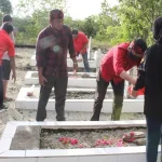 Peringati Hari Pahlawan Nasional, DPC PDIP Wakatobi Baksos di TMP Peringati Hari Pahlawan Nasional, DPC PDIP Wakatobi Baksos di TMP