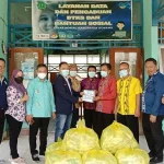 Karang Taruna Konawe Bagi-bagi Masker dan Vitamin ke Masyarakat Karang Taruna Konawe Bagi-bagi Masker dan Vitamin ke Masyarakat
