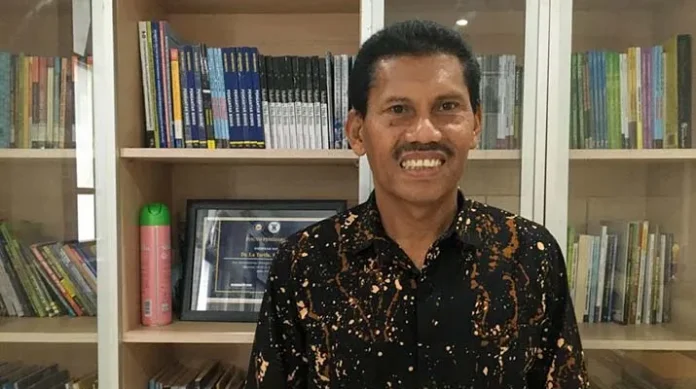 Dekan FISIP UHO La Tarifu