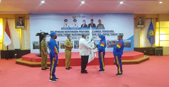 Gubernur Sultra Lepas 27 Atlet Peparnas XVI Papua 2021