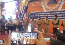 7 Daerah di Sultra Terima Penghargaan Penanganan Covid-19 Terbaik 7 Daerah di Sultra Terima Penghargaan Penanganan Covid-19 Terbaik