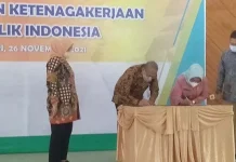 Pemprov Sultra Serahkan Hibah Tanah dan Bangunan ke Kemenaker Pemprov Sultra Serahkan Hibah Tanah dan Bangunan ke Kemenaker
