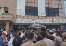 Pengadilan Berhasil Eksekusi Ruko di Jalan Sorumba Meski Dapat Perlawanan Pengadilan Berhasil Eksekusi Ruko di Jalan Sorumba Meski Dapat Perlawanan