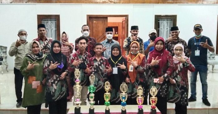 Wakatobi Boyong 7 Piala Lasqi Tingkat Provinsi