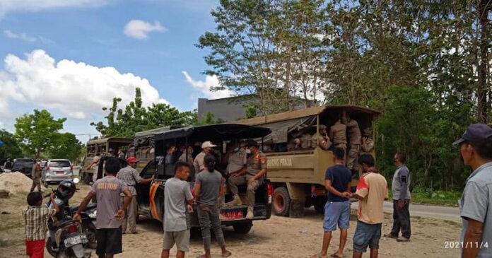 Batal Tutup Pasar Mokoau, Puluhan Satpol PP Diusir Warga