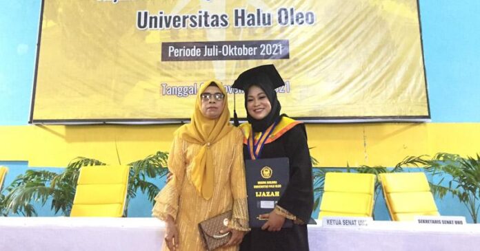 Siska Irawati Basirun Jadi Wisudawan Terbaik UHO dengan IPK 4,0