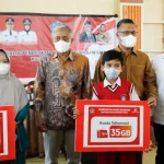 Pemkot Kendari Beri Bantuan Kuota 35 GB untuk Pelajar di Kendari Pemkot Kendari Beri Bantuan Kuota 35 GB untuk Pelajar di Kendari