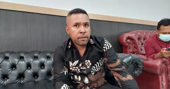 Komisi III Dewan Perwakilan Rakyat Daerah ( DPRD) Kota Kendari LM Rajab Jinik Dewan akan Bentuk Pansos Jika Persoalan Internal SMPN 10 Kendari Tak Kunjung Diselesaikan