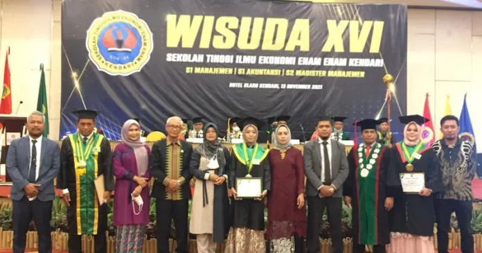 Ini Tiga Wisudawan Terbaik STIE 66 Kendari dengan IPK Sempurna
