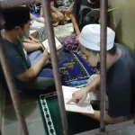 Di Balik Jeruji, Napi Narkoba di Kendari Ini Jadi Guru Ngaji Tahanan Lainnya Di Balik Jeruji, Napi Narkoba di Kendari Ini Jadi Guru Ngaji Tahanan Lainnya