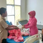 Polsek Sawerigadi Beri Santunan untuk Balita Penderita Ginjal Bocor Polsek Sawerigadi Beri Santunan untuk Balita Penderita Ginjal Bocor