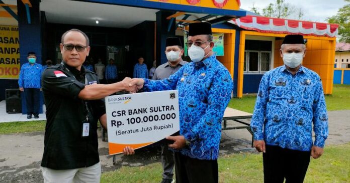 Dana CSR Bank Sultra Digunakan Bupati Mubar untuk Pembangunan Sarana Olahraga