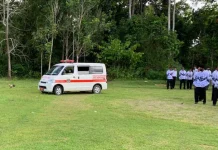 Kepsek SDN 5 Tiworo Tengah Pingsan saat Upacara Hari Guru Nasional Kepsek SDN 5 Tiworo Tengah Pingsan saat Upacara Hari Guru Nasional