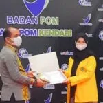 Dua Mahasiswa Prodi Kesmas UMW Kendari Raih Juara Lomba KIE BPOM Dua Mahasiswa Prodi Kesmas UMW Kendari Raih Juara Lomba KIE BPOM