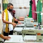 Maknai Hari Pahlawan, Wanita dari Maumere Bagikan Keahlian Jahit untuk Warga Sekitar Maknai Hari Pahlawan, Wanita dari Maumere Bagikan Keahlian Jahit untuk Warga Sekitar