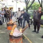 Kajari Kolut Musnahkan BB Sabu dari 20 Perkara Kajari Kolut Musnahkan BB Sabu dari 20 Perkara