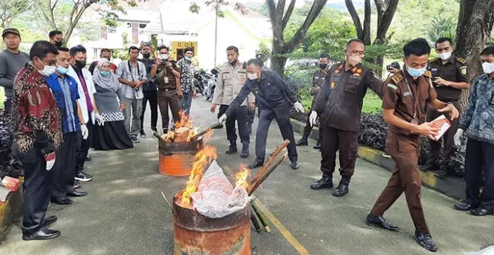 Kajari Kolut Musnahkan BB Sabu dari 20 Perkara