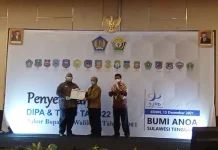 Koltim Raih Penghargaan Sebagai Penyalur Dana Desa Terbaik Pertama se-Sultra Koltim Raih Penghargaan Sebagai Penyalur Dana Desa Terbaik Pertama se-Sultra