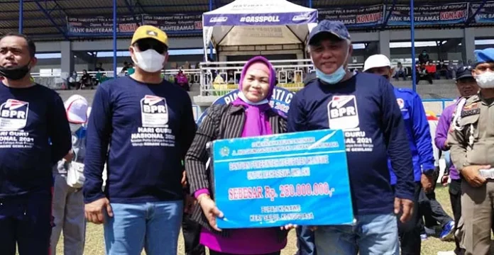 KSK Salurkan Beasiswa Senilai Rp250 Juta untuk Mahasiswa Unilaki