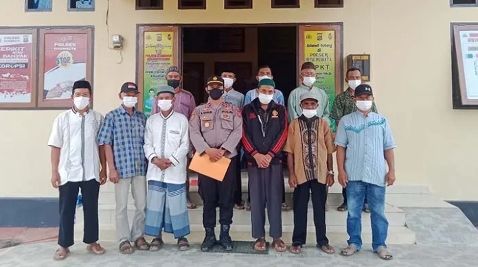 IMG20211217093605 Kapolsek Onembute Sisihkan Remunerasinya untuk Imam Masjid