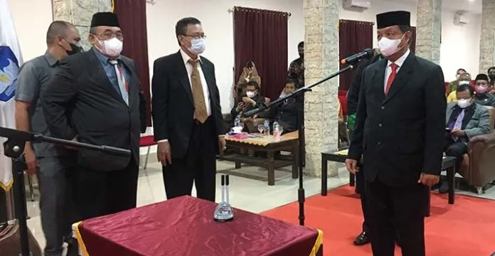 Andi Bahrun Kembali Dilantik Jadi Rektor Unsultra, Tak Masalah 3 Periode