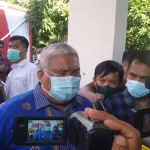 Ali Mazi Minta Polda Sultra Selidiki Kasus Penganiayaan di Pelabuhan Amolengo Ali Mazi Minta Polda Sultra Selidiki Kasus Penganiayaan di Pelabuhan Amolengo