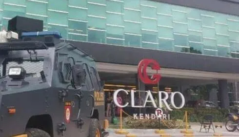 PSX_20211227_183124 Claro Hotel Kendari Lakukan Sterilisasi Sambut Kedatangan Jokowi
