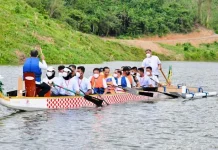 Presiden Jokowi Resmikan Bendungan Ladongi Sambil Naik Perahu Naga Presiden Jokowi Resmikan Bendungan Ladongi Sambil Naik Perahu Naga