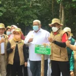 Ali Mazi Apresiasi AMI RI yang Menanam Ratusan Pohon Terancam Punah Ali Mazi Apresiasi AMI RI yang Menanam Ratusan Pohon Terancam Punah